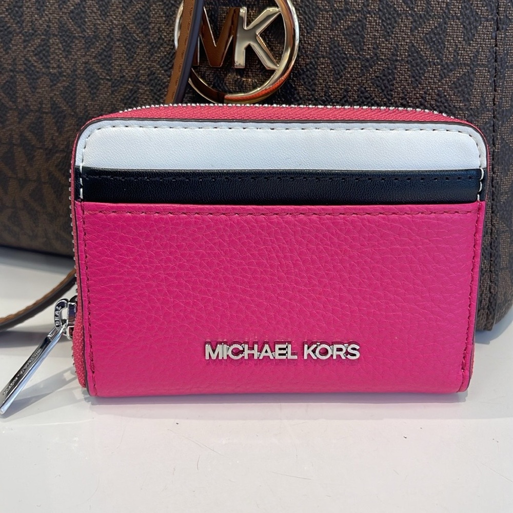 Michael Kors Jet Set Travel Md Zip Around Color-Block Wallet 
DRAGONFRUIT MULTI - Picture 4 of 16